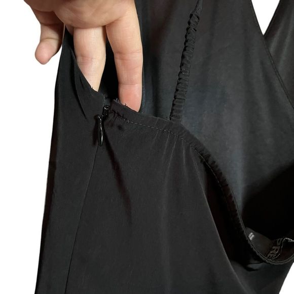 NWT! Express black halter jumpsuit. Size 0 - Picture 10 of 14